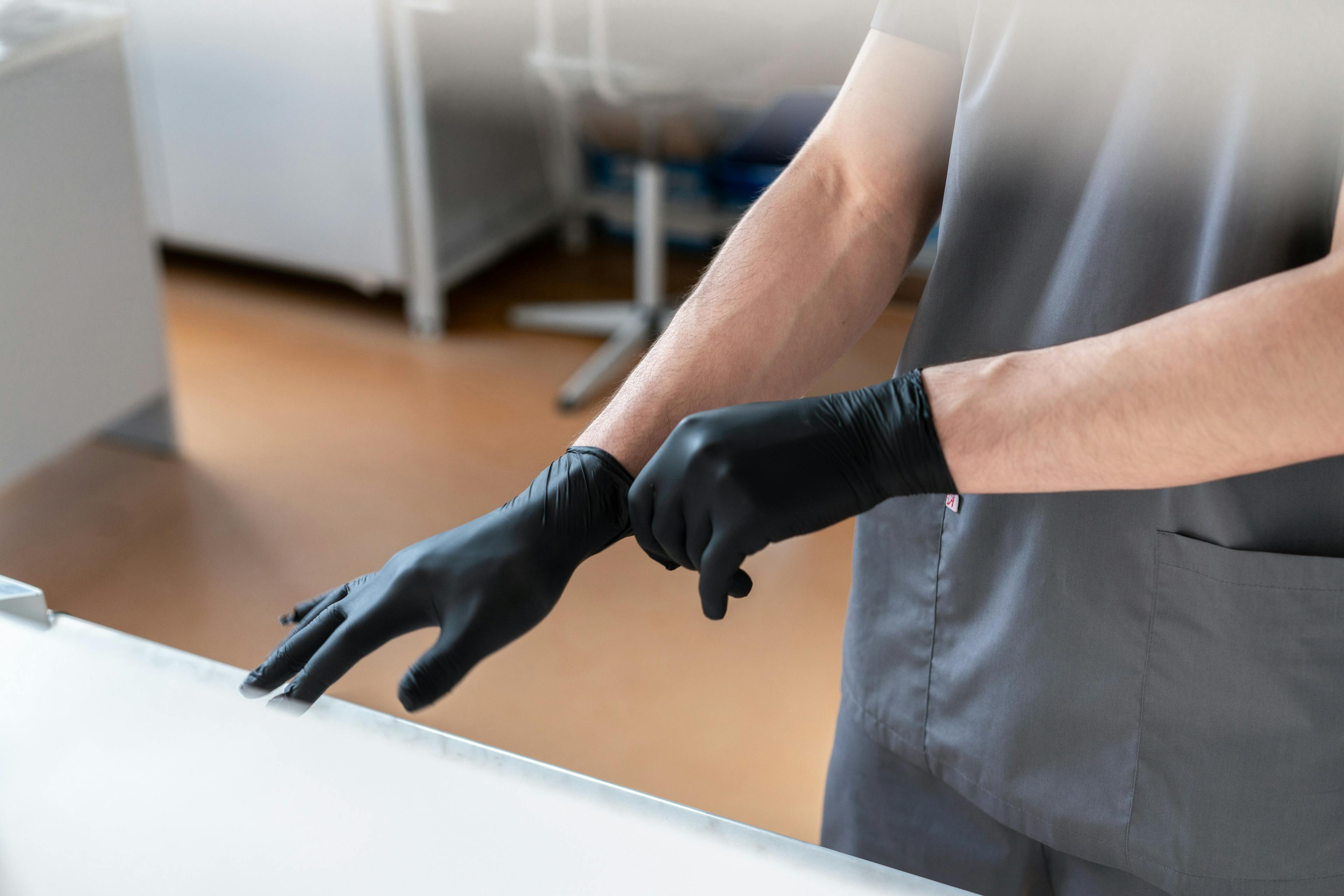 Best Gloves for Caregivers Managing Incontinence