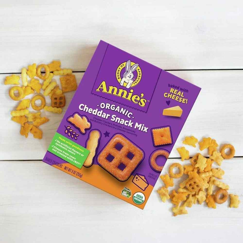 Annie's Organic Cheddar Snack Mix